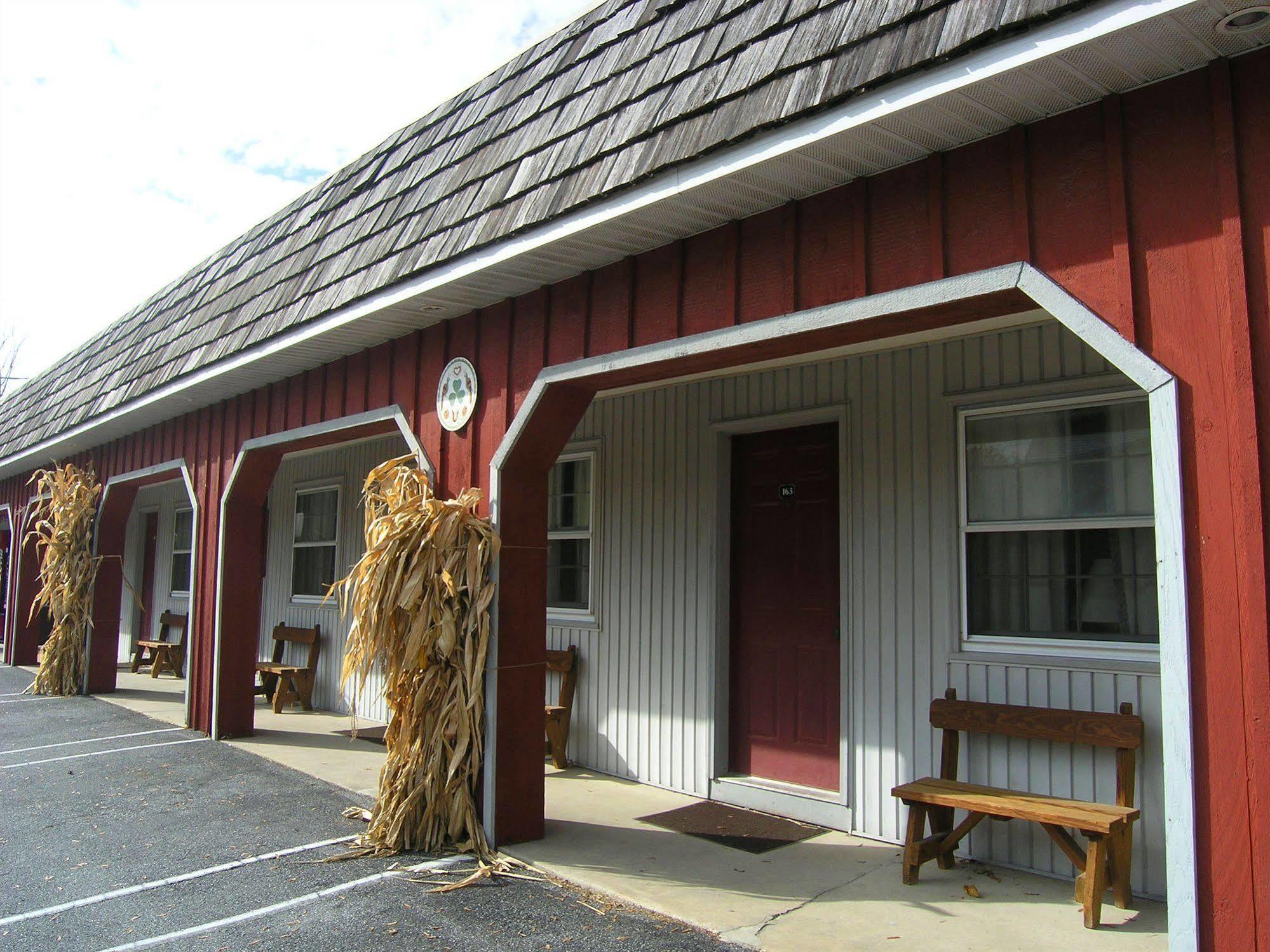 The Carriage House At Strasburg Hotel Exterior foto